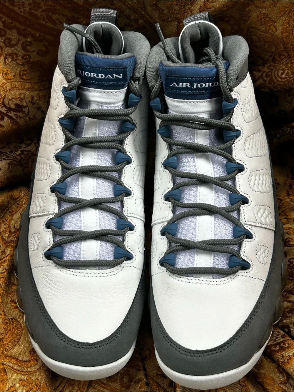 AIR JORDAN 9 RETRO  Flint Gray Men’s Air Jumpman  - White & Gray